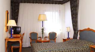 Гостиница Азимут Тобольск Стандартный двухместный номер с 2 отдельными кроватями-3